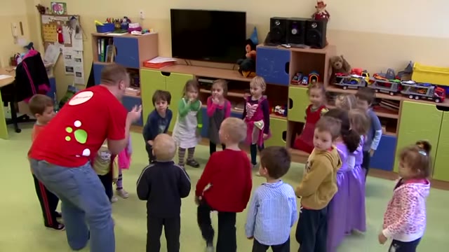 How to teach Kids  | from a Prague kindergarten, part 1 | English for Children